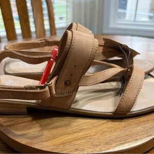 Frye & Co. Women's Tan Strappy Comfort Sandals